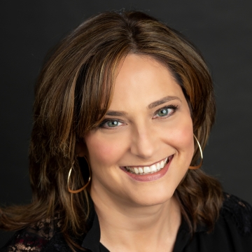 Rebekka Lang, real estate agent