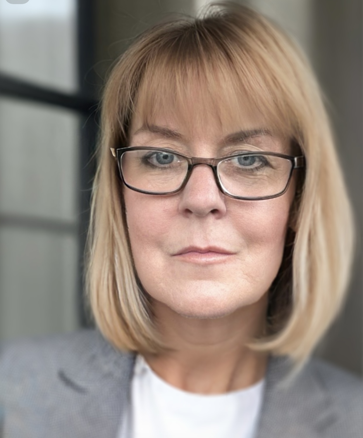 Donna Rauen, real estate agent