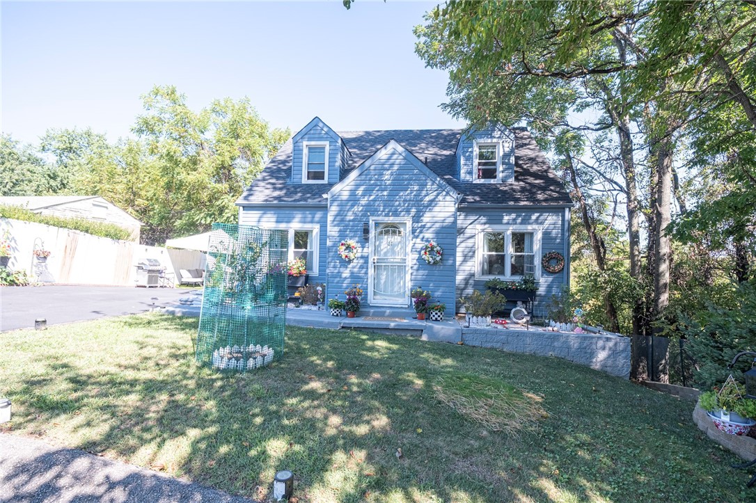 Exterior of 67 Ridge Rd, Pittsburgh, PA 15221