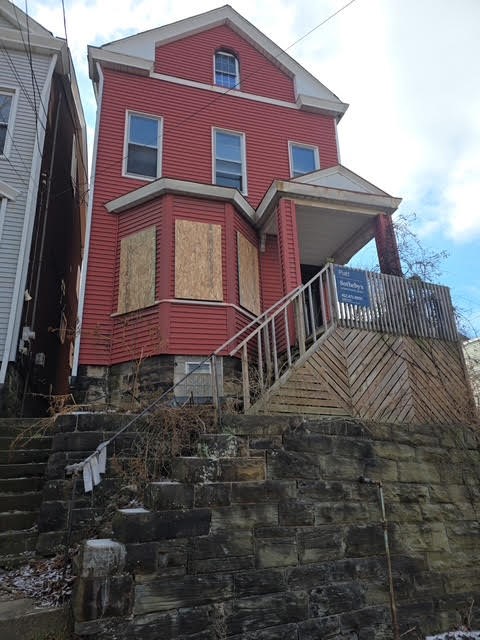Exterior of 2114 Perrysville Ave, Pittsburgh, PA 15214