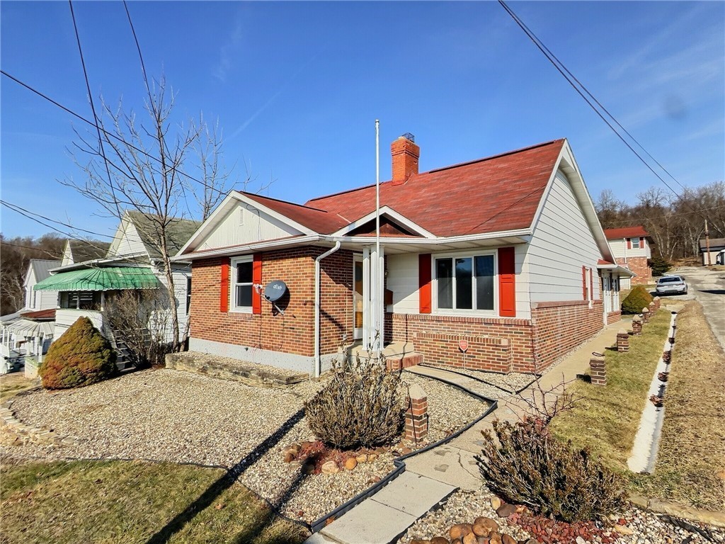 Exterior of 449 Race St, Waynesburg, PA 15370