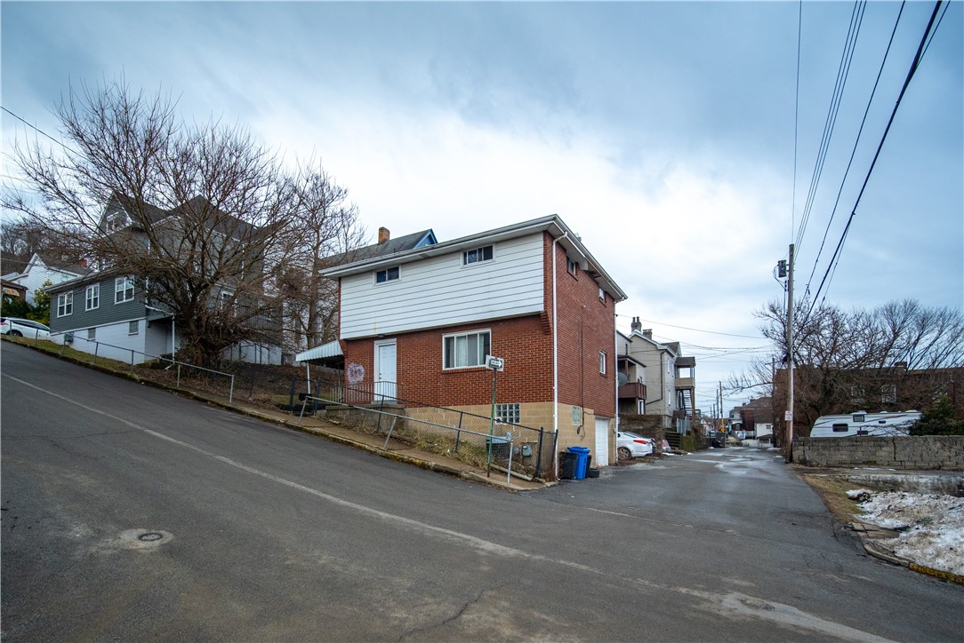 Exterior of 812 Neel St, Pittsburgh, PA 15120