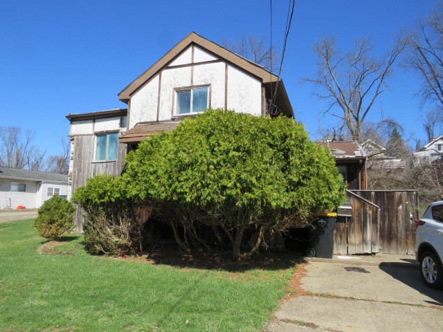 Exterior of 2888 Cherry St, Bethel Park, PA 15102