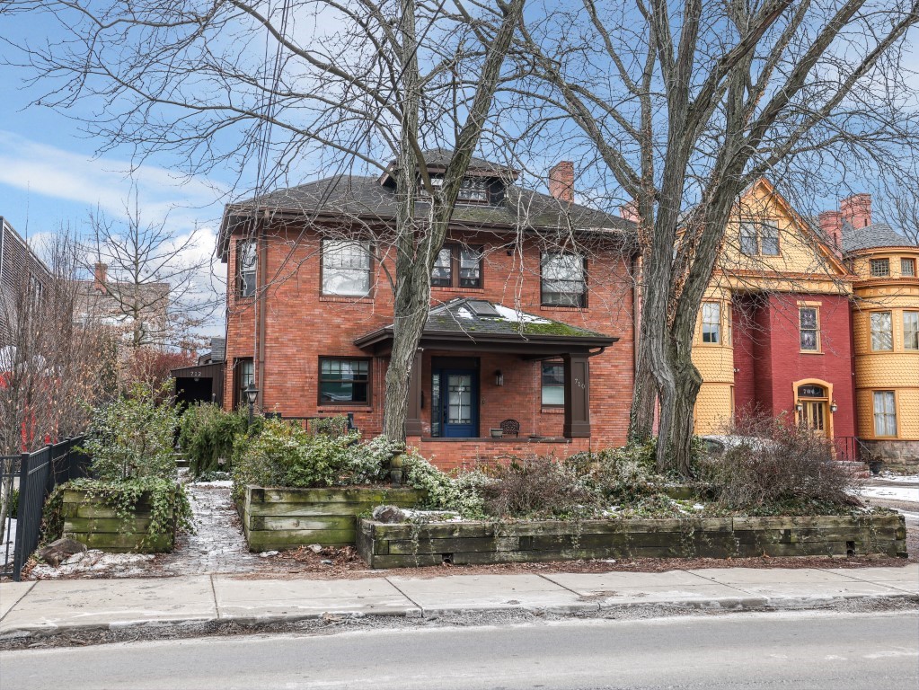 Exterior of 712 S Aiken Avenue, Pittsburgh, PA 15232