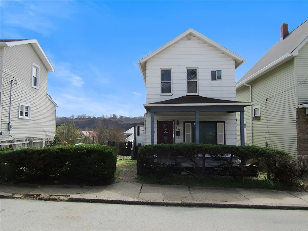 Exterior of 333 W 8th Ave, Tarentum, PA 15084