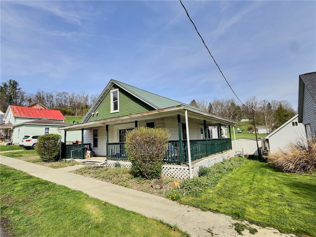 Exterior of 23 Main St, Taylorstown, PA 15365