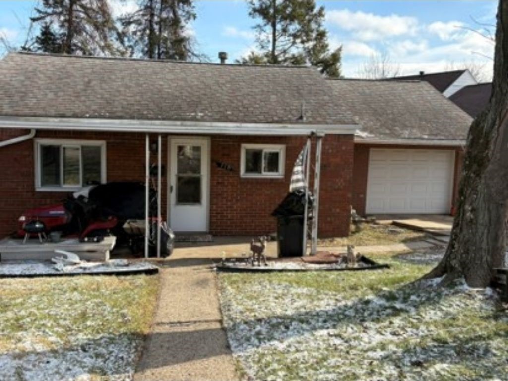 Exterior of 118 Delrose Dr, Mckeesport, PA 15133