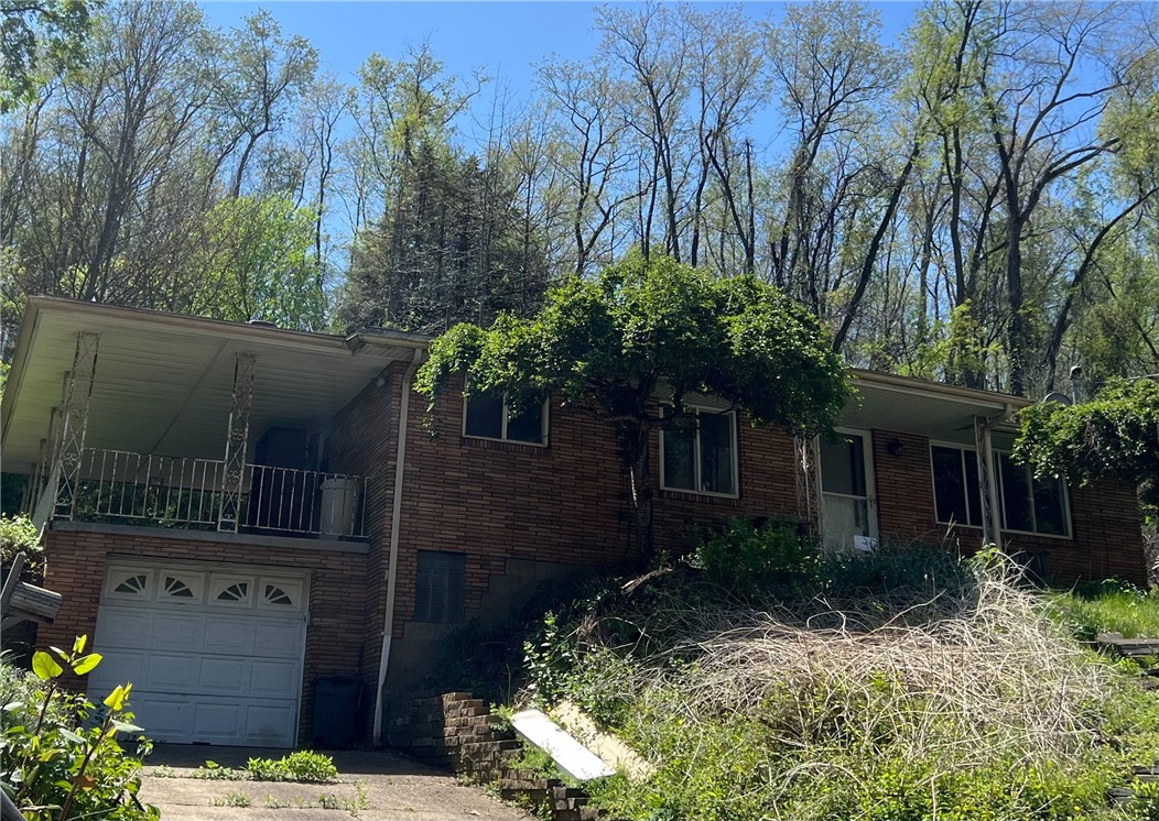 Exterior of 1110 Mifflin Rd, Pittsburgh, PA 15207