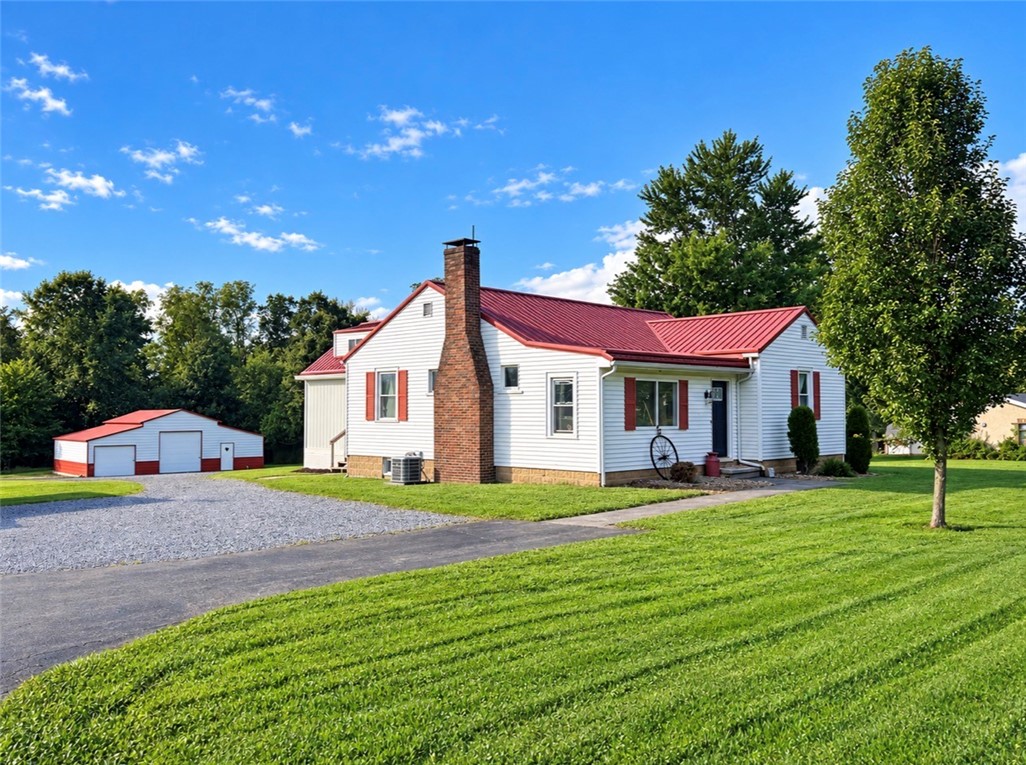 Exterior of 2017 Eastbrook Road, New Castle, PA 16101