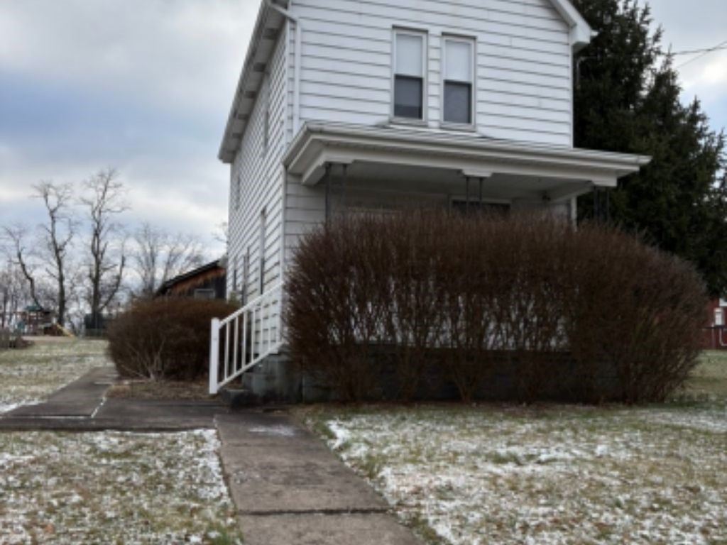 Exterior of 3211 Liberty Way, Mckeesport, PA 15133