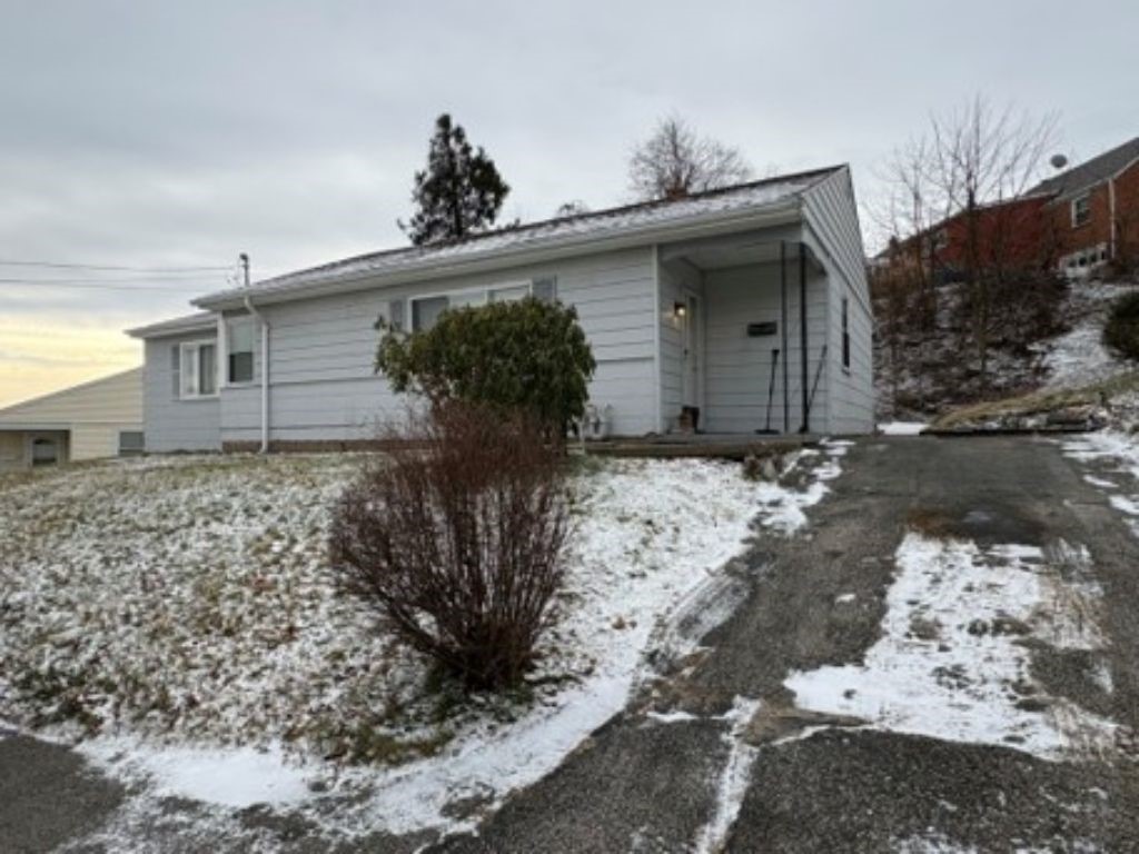 Exterior of 318 Dersam St, Mckeesport, PA 15133