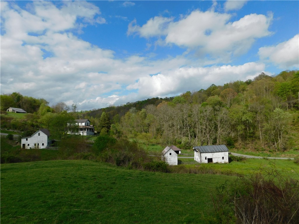 Exterior of 108 Oak Spring Rd, West Finley, PA 15377