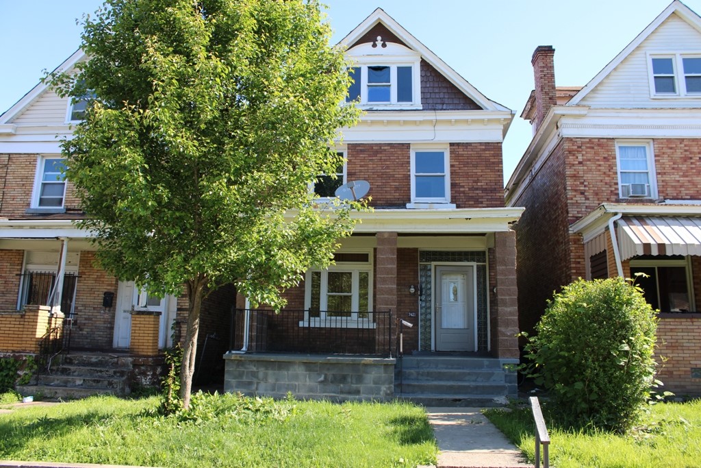Exterior of 7421 Race St, Pittsburgh, PA 15208