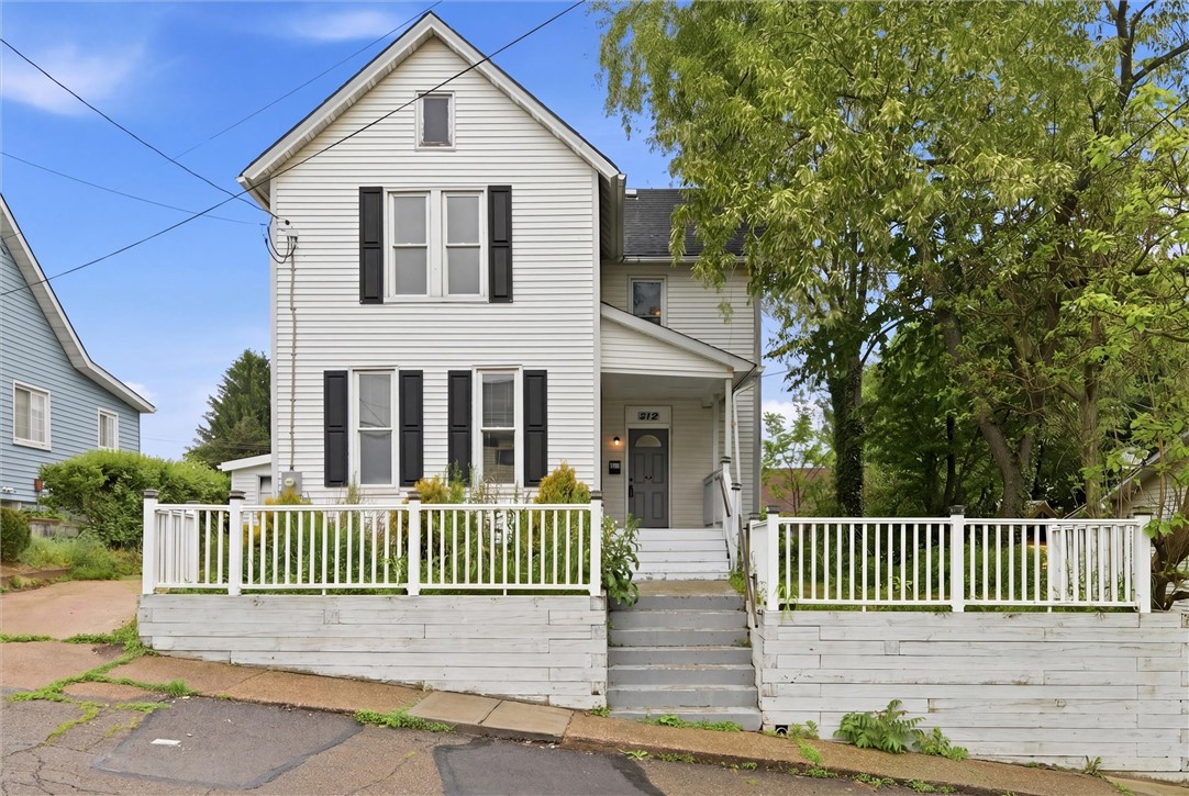 Exterior of 312 Ridge Ave, Butler, PA 16001