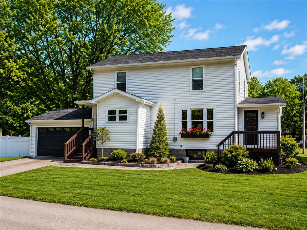 Exterior of 870 N Buhl Farm Dr, Hermitage, PA 16148