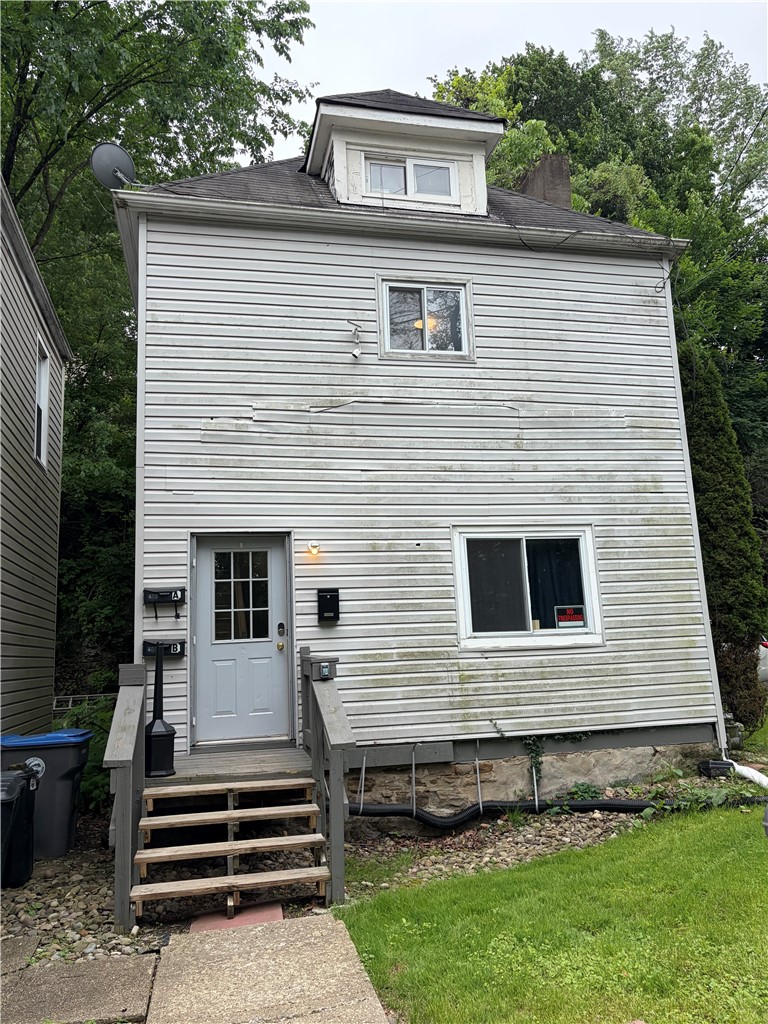 Exterior of 408 Seldon Ave, Verona, PA 15147