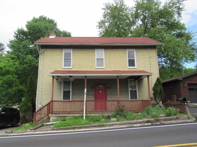 Exterior of 240 Penn Adamsburg Road, Penn, PA 15675