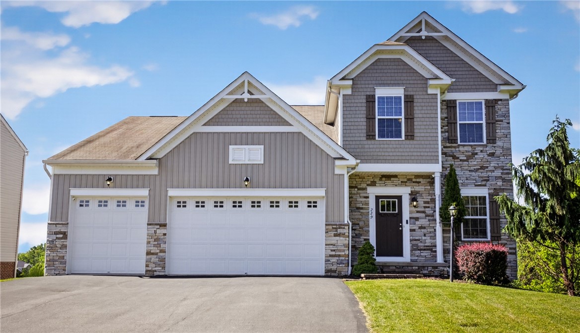 Exterior of 229 W Country Barn Rd, Houston, PA 15342