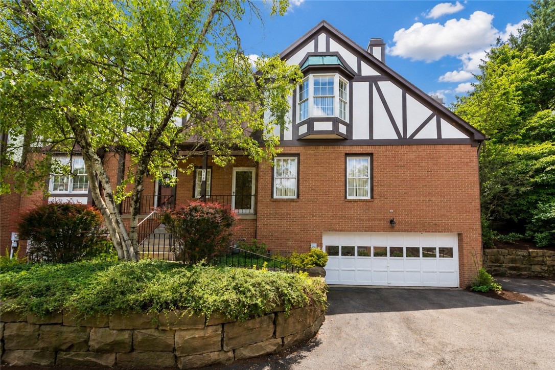 Exterior of 315 Kingsberry Cir, Pittsburgh, PA 15234