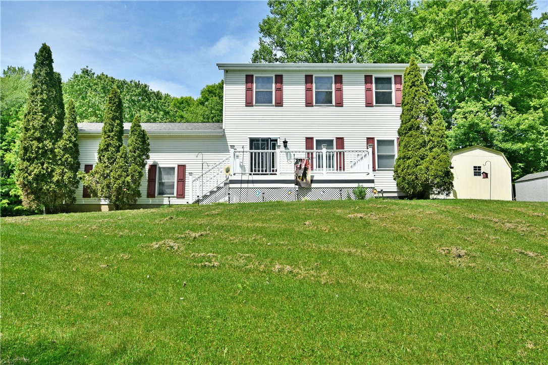 Exterior of 7715 Lamor Rd., Mercer, PA 16137