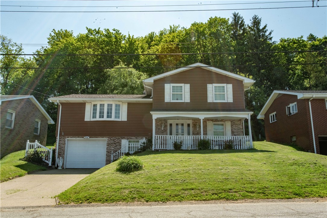Exterior of 905 Roosevelt Avenue, Aliquippa, PA 15001