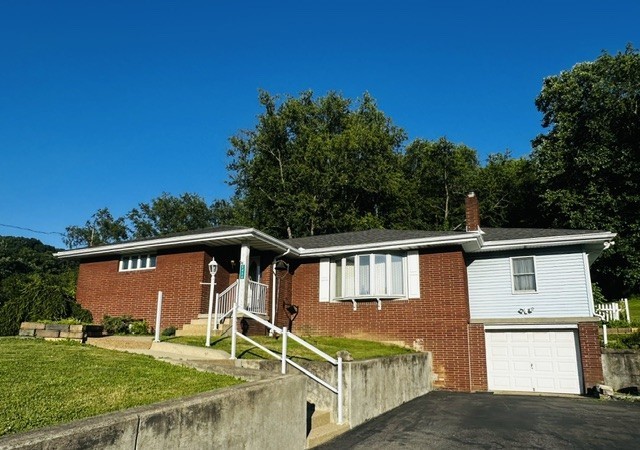 Exterior of 2434 Racetrack Rd, New Stanton, PA 15672