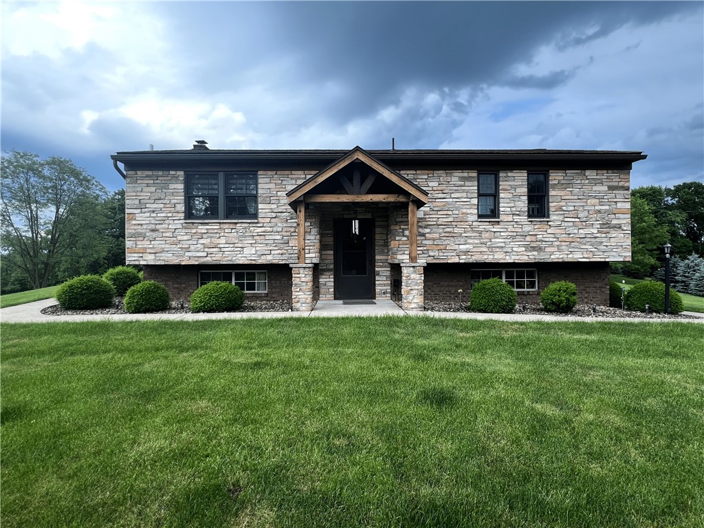 Exterior of 516 Chestnut Ridge Rd, Washinton, PA 15301