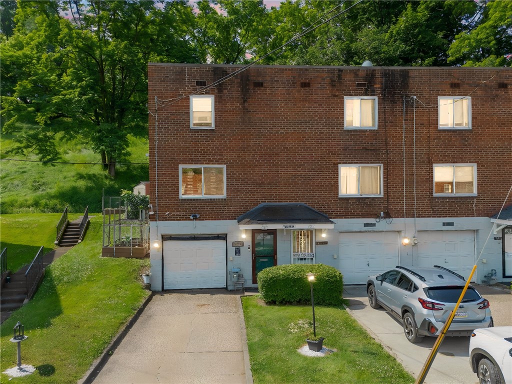 Exterior of 7148 Vann, Pittsburgh, PA 15206