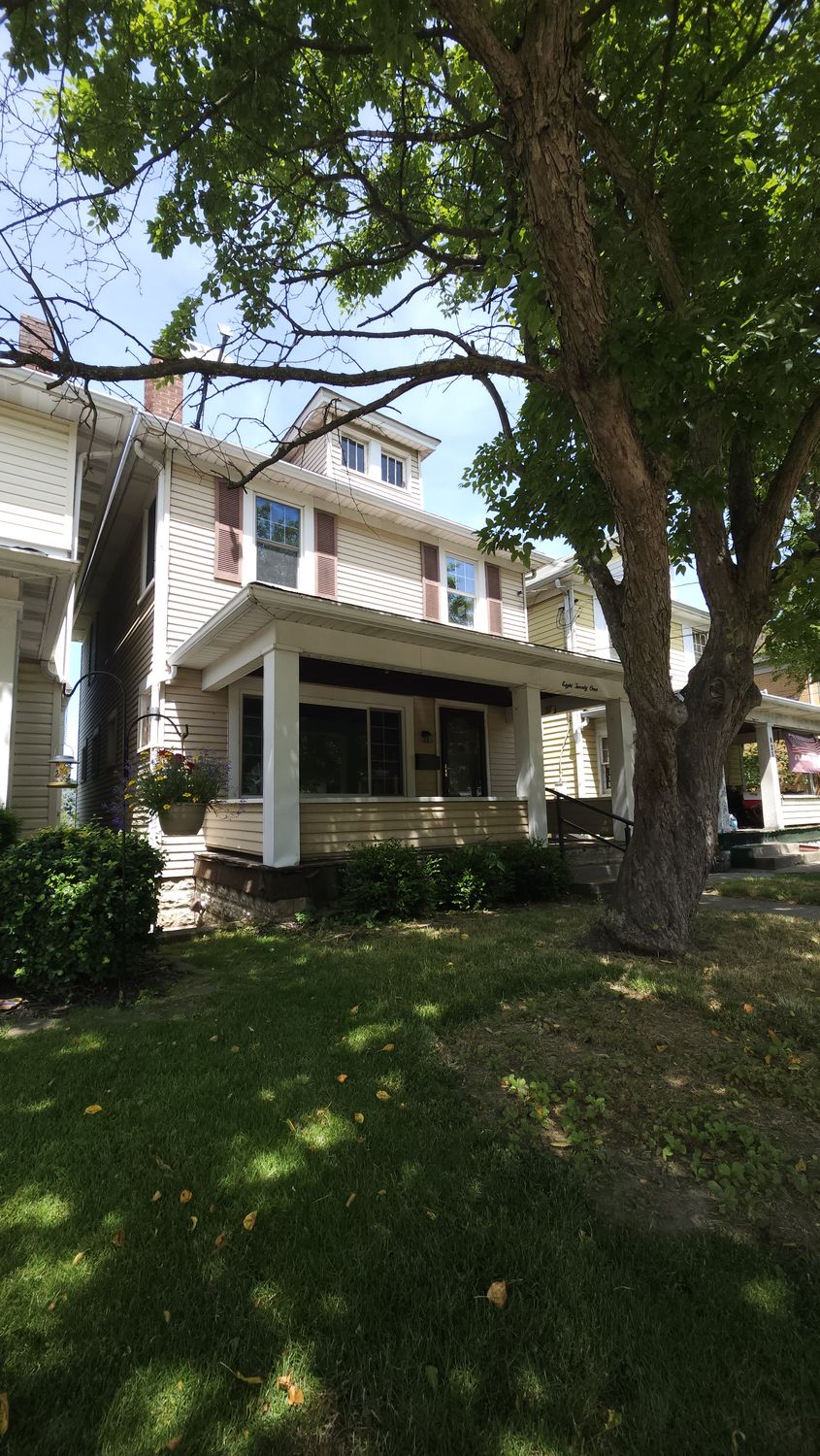 Exterior of 821 7th AVENUE, Coraopolis, PA 15108