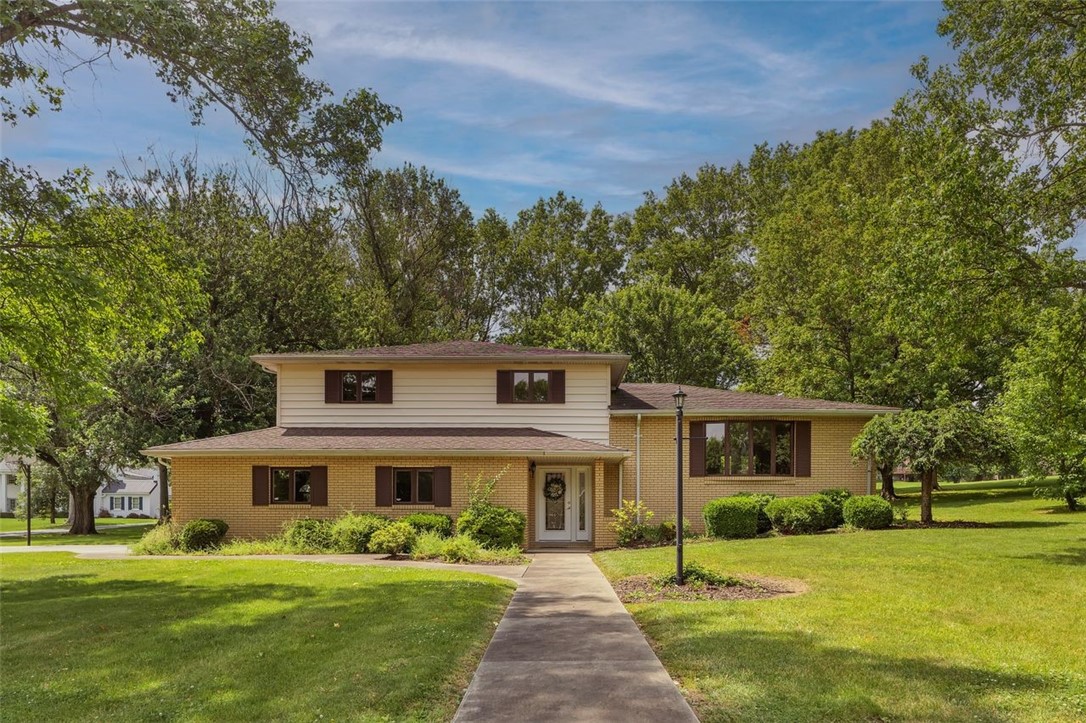 Exterior of 113 Heritage Hills Rd, Uniontown, PA 15401