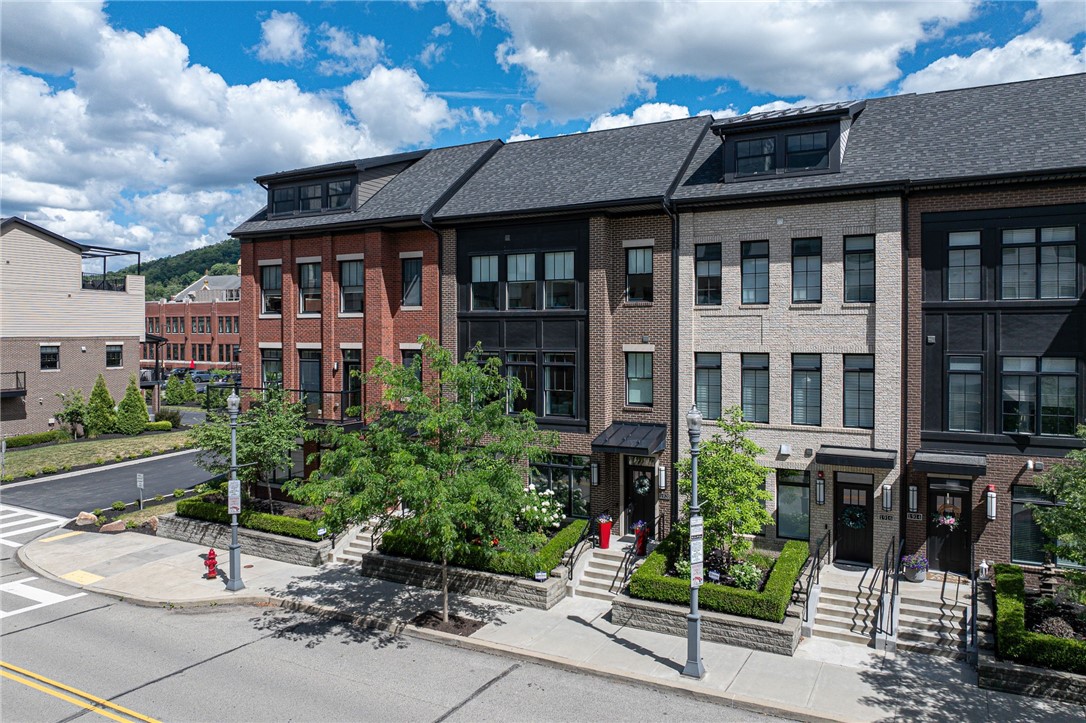 Exterior of 1920 Waterfront Pl, Pittsburgh, PA 15222
