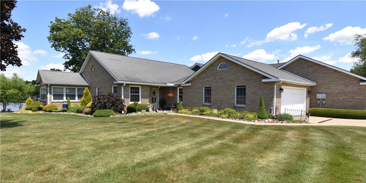 Exterior of 114 Club House, West Middlesex, PA 16159