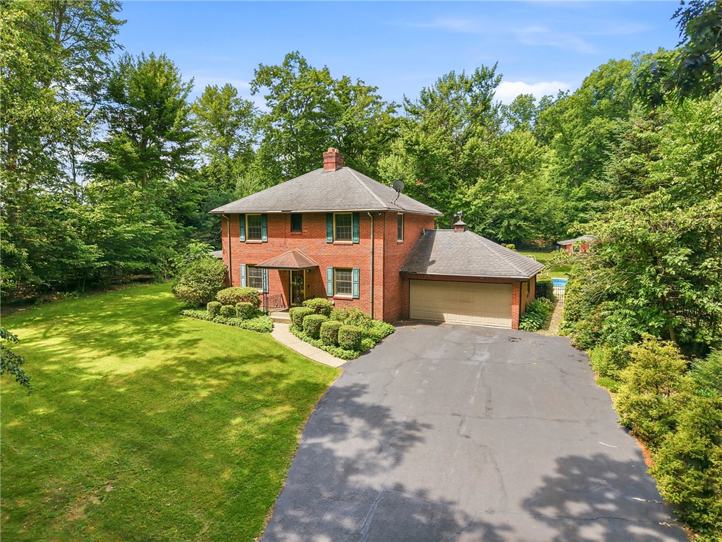 Exterior of 401 Robertson Rd, Hermitage, PA 16148