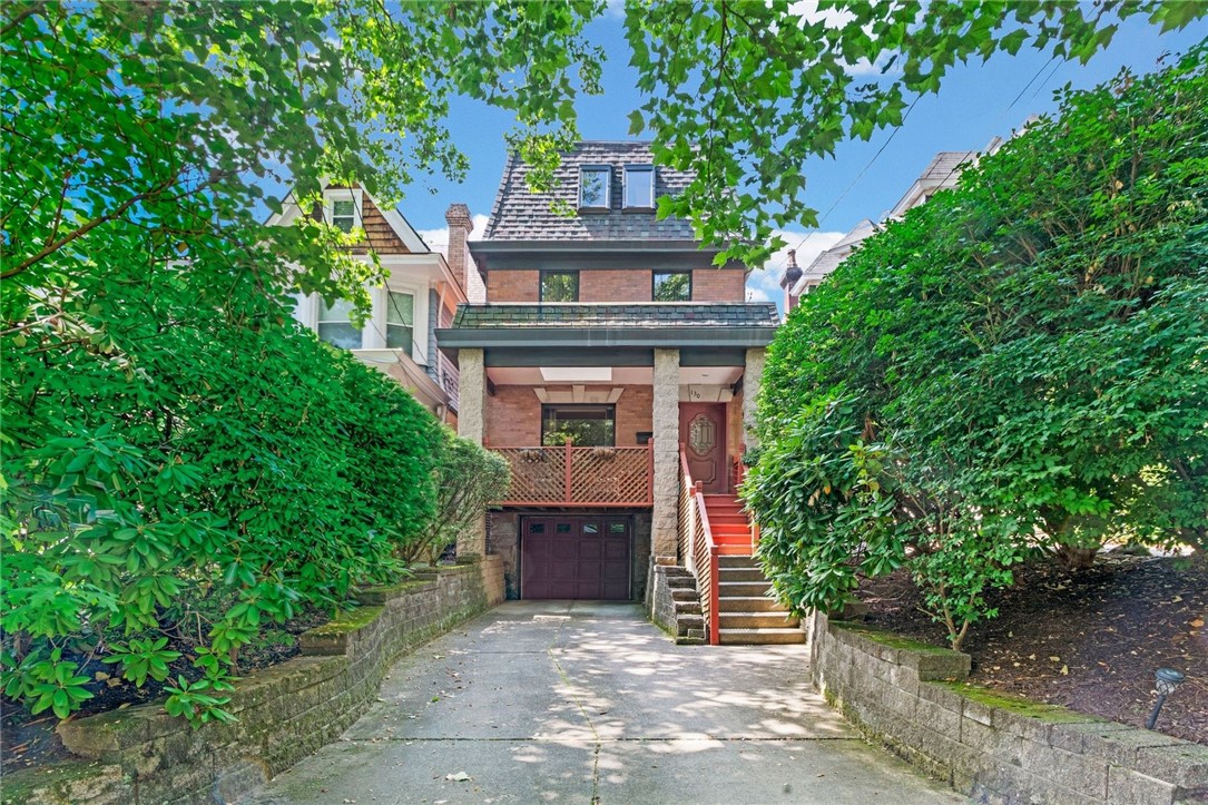 Exterior of 130 Lincoln Ave, Swissvale, PA 15218