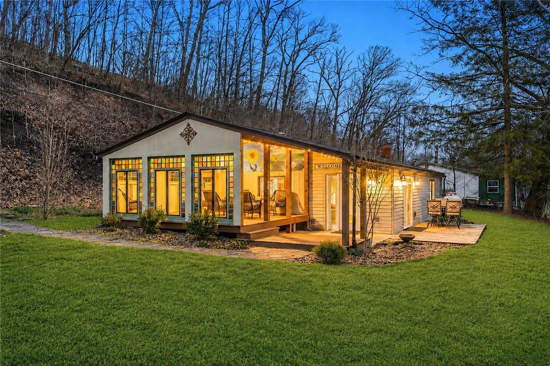 Exterior of 142 Twin Lakes Dr, Zelienople, PA 16063