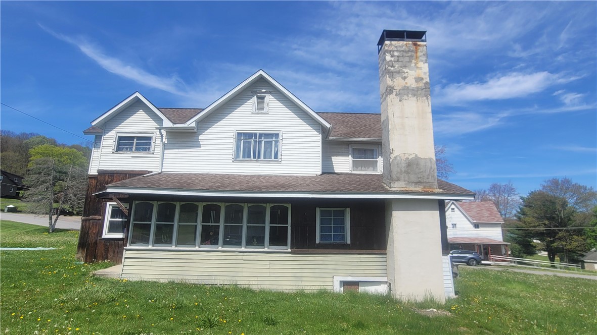Exterior of 220 Ohio St, Reynoldsville, PA 15851