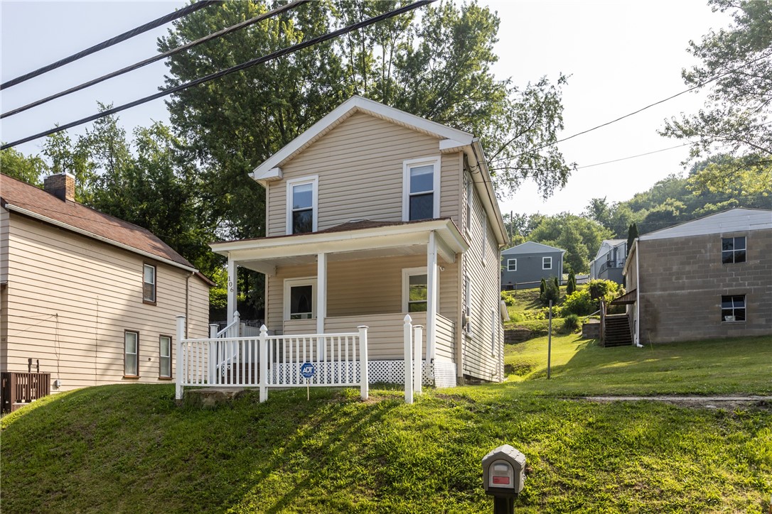 Exterior of 106 6th Ave, Freedom, PA 15042