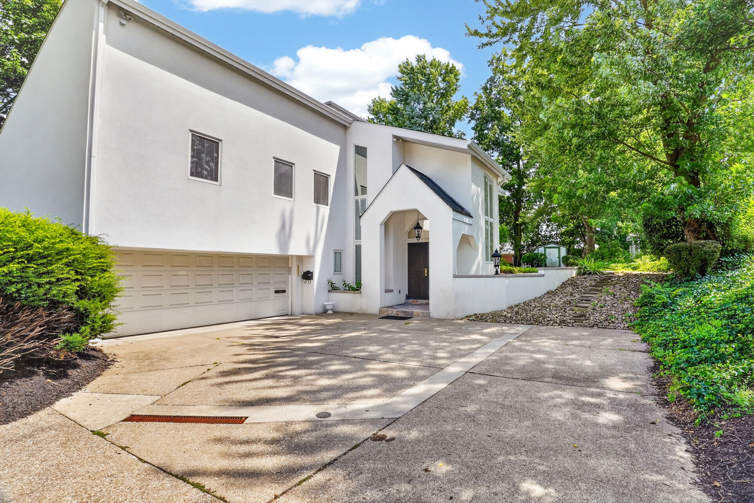 Exterior of 951 Academy Place, Pittsburgh, PA 15243