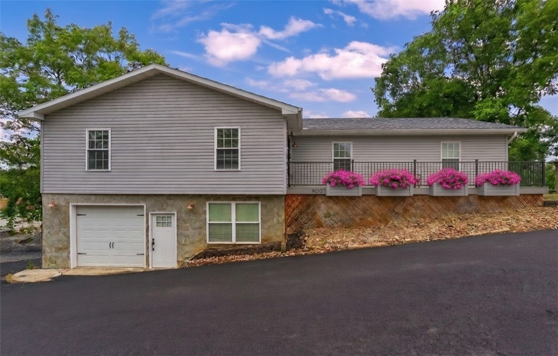 Exterior of 303 Garfield, Mars, PA 16046