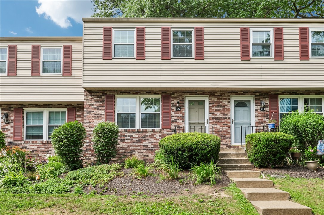 Exterior of 321 Laporte Ct, Cranberry Twp, PA 16066