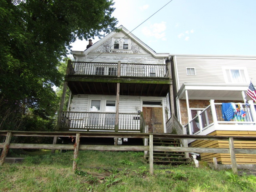 Exterior of 2620 Stromberg St, Pittsburgh, PA 15203