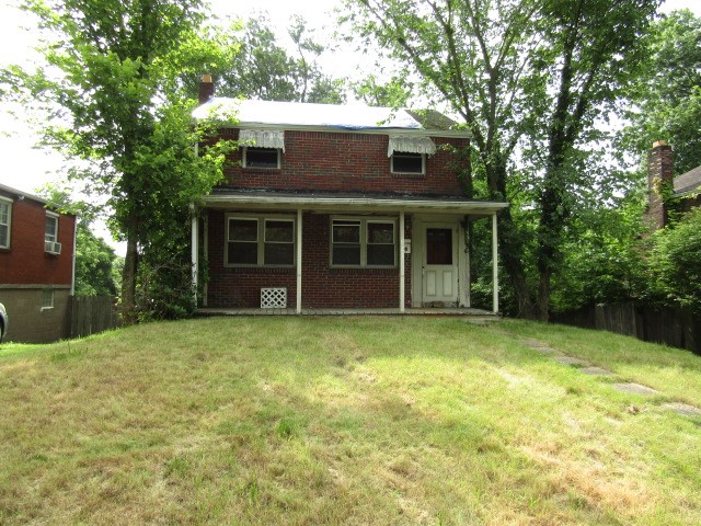 Exterior of 821 Veronica Dr, Pittsburgh, PA 15235