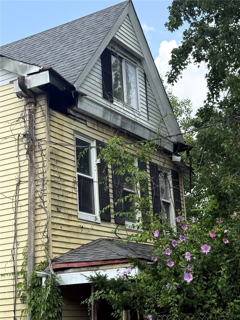Exterior of 95 Climax, PA 15210
