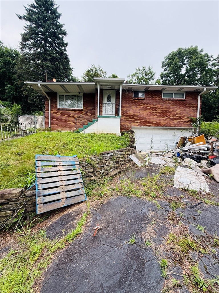 Exterior of 1060 Lawndale, Pittsburgh, PA 15221