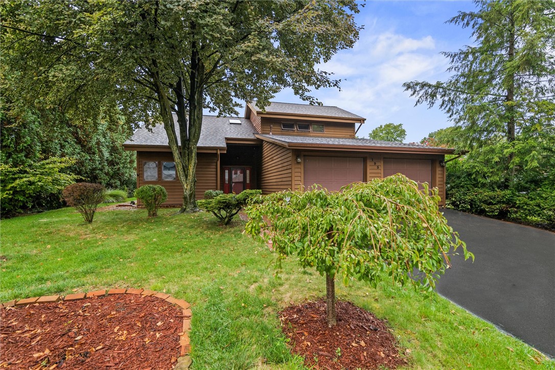 Exterior of 195 Jonathan Place, Hermitage, PA 16148