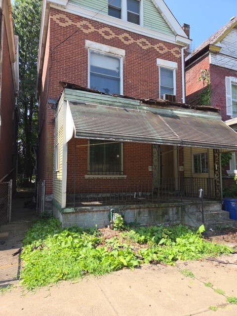 Exterior of 7350 Bennett St, Pittsburgh, PA 15208