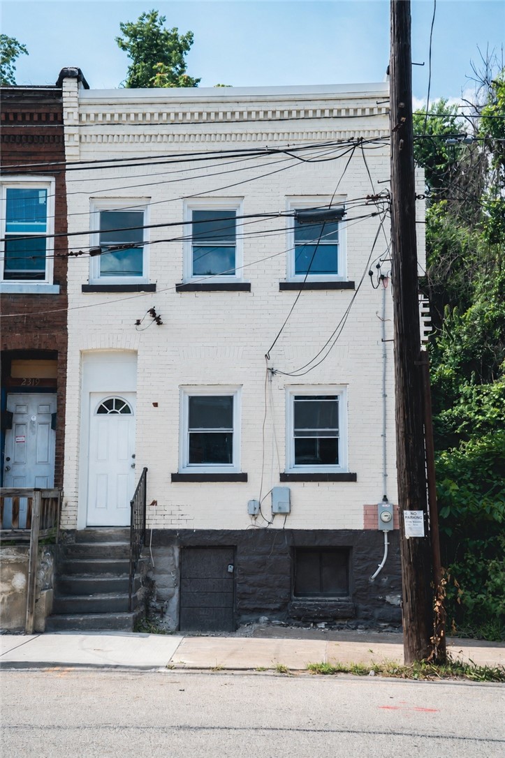 Exterior of 2321 Centre Ave, Pittsburgh, PA 15219