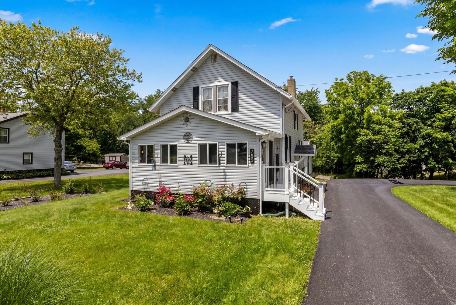 Exterior of 283 Center Grange ROAD, Aliquippa, PA 15001