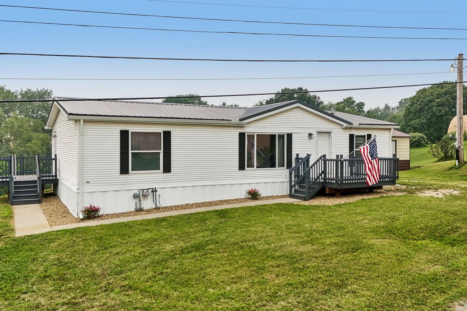 Exterior of 122 Idaho STREET, Shelocta, PA 15774