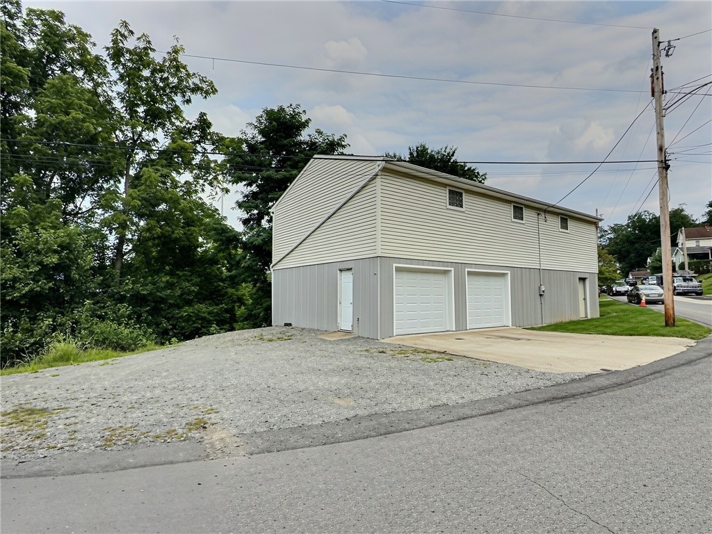 Exterior of 437 E Prospect Ave, Washington, PA 15301